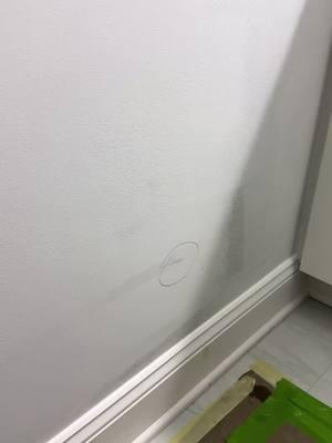 This might be one of my favorite tricks of all time #bathroommakeover #bathroomremodel #bathroomdesign #bathroom #drywall #drywalltips #contractor 