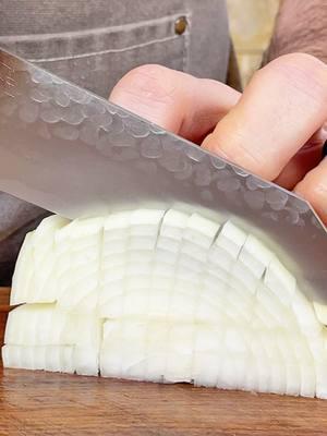 Knife Skills 101: Pro Chef Reveals the Right (and Wrong) Ways to Use a Knife #knifeskills #chefskills #howtocook