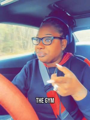 Me: Goes to the gym religiously 💪🏾  Also me: Still waiting for my back to understand the assignment 😩😂 Guess I’m just here for the vibes and protein shakes at this point! #UnbigMyBack #GymChronicles #ItsTheConsistencyTho #HeavyOnTheWeights #WhereMyResultsAt #BigBackEnergy