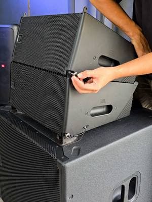 JBL Professional Speakers SRX900 Powered Line Arrays & Subwoofers | Sound Testing 🔊🇺🇸🔊 . . #professional #soundsystem #jbl #foryoupage #audio #trending #viraltiktok #linearray #setup #fy 