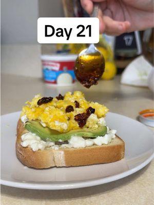 Day 21 of my #foodathomechallenge 🍽️ less than two weeks to go!   #breakfast #whatieatinaday 