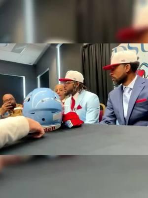 DeSean Jackson takes the mic as Delaware State’s new head coach! 🏈🔥 In his first press conference, the former NFL star shares his vision to energize the Hornets and elevate the program to new heights. 💪 This move is part of a wave of leaders stepping up to transform HBCU athletics. Read more about some of the other emerging coaches in the HBCU circuit on andscape.com  🎥: @hbcupulse  #delawarestate #hbcufootball #deseanjackson 