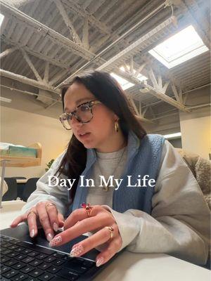 a very realistic day in a busy season! we are pushing through! #dayinmylife #college #collegevlog #cometoworkwithme #socialmedia #workvlog #5am #busyday 