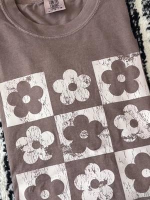 I think this is my new favorite #casualstyle #casualoutfits #comfortcolors #floraldesign #checkered #cuteandsimple #simplegraphictee #simpleshirt #neutralaesthetic #neutralvibes 