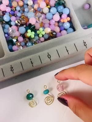 Double tap if you plan to try 💗 #wirewrapping #wirewrappedjewelry #wirejewelry #diyjewelry #diyjewelrymaking #jewelrymaking 