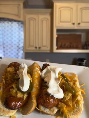 When I saw them I knew I  had to try out these chili cheese brats from Kroger! If I had to do them again, I would definitely add chili. There were some chili notes there, but they weren’t very strong. Overall, it as a solid lunch, and I ain’t complaining! #thatswhereitsat #bbqwithbigjake #southernstringhatco #fyp @Southern String Hat Co 