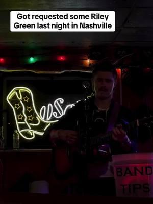 Some @Riley Green live from Losers Bar in Nashville #rileygreen #countrymusic #nashville #country #livemusic #losersbar 