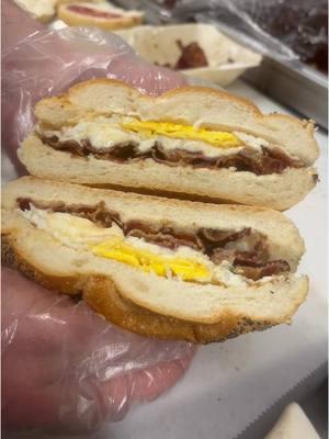 Check out my cousin deli in Pawling Tony’s deli . We Made a breakfast sandwich Bacon ,egg and mozzarella! #bem #fyp #deli #pawling #mozz #breakfast #roll #tonysdeli #food #foodtiktok 