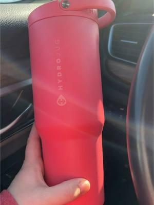 If you’re a tumbler girlie , it’s a MUST! #hydrojug #hydrojugsport #tumbler #32oz #leakproof #portable #onthegotumbler #onthego #musthave #fy #cups #tumblers #tumblersoftiktok 