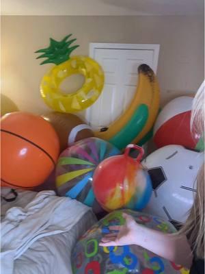 I meannnn cmon this is pretty epic #inflatables #beachballs #beachball #onflatablewhale #intex #inflatableworld #shosu 