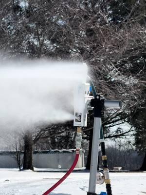 I’m trying 🙂 #snowmaking #backyardterrainpark #backyardropetow #ropetow #terrainpark #snowboarding #skiing #ski #snowboard #icecoast #skitheeast #snowboardrail #skirail #skirails #snowboardrails #snowboardjump #snowboardjumps #skijump #skijumps #backyardsnowboarding #backyardskiing #484media #fyp #foryou #xycba #forme #viral 