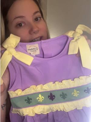 Such a small but CUTE order I got in from Dressed to a Tee Boutique on Facebook! 🤩 #smocks #smockedclothinghaul #babygirl #mardigras #sweetmagnoliasmockedco #bubble #toddler #fashion 