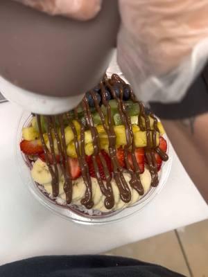 Would you eat this bowl? 👍 or 👎  #acai #acaibowl #acaibowls #asmrsounds #asmrtiktoks #asmrvideo #asmr #Recipe #chocolate #healthy #healthyrecipes #TikTokShop 