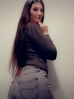 Be my baby tonight 🖤 #fyp #johnmichaelmontgomery #90scountry #photomagic #brunette #longhair #southernbelle #viralvideo #countrygirl #countrymusic #naturalbeauty #countrymusictiktoks @TikTok @tiktok creators @TikTok Trends 