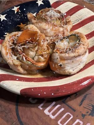 Using some Springer Mountain Farms chicken we made up these healthy tailgate chicken pinwheels! Subscribe to the flock for more coupons and recipes at Springer Mountain Chicken! #thedudenetwork #smfchicken #healthychickenrecipe #healthyrecipes #healthytailgatefood #tailgaterecipes #tailgatefood #chickentenders 