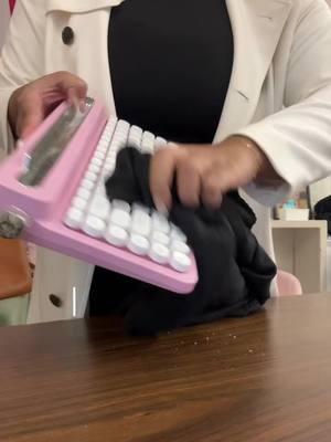 #fyp #teachersoftiktok #teacherlife #teachertok #keyboardasmr #classroomdecor #classroomreset #fyppppppppppppppppppppppp #fypシ゚viral #pinkdecor 