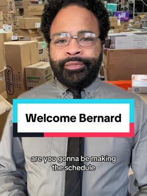 Everybody, let’s give our new manager a warm welcome… #retail #manager #toxicmanager #newmanager #workskit #retailskit #workhumor #customerservice #retailking #assistantmanager #retailmanager  #retailworker 