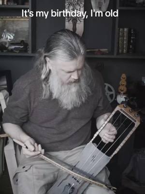 Some totally unstructured playing. I'm 43 today. I don't really talk about it much but my immediate family has been 💀 for quite a while. It makes birthdays a little surreal sometimes. Enjoy your family whenever you can, even if they drive you crazy. #talharpa #tagelharpa #folk #cinematicmusic #music 