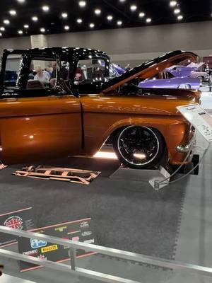 #bluegrassworldofwheels #louisvillekentucky never disappoint. Always high-quality vehicles. This Chevy is as good as it gets. #davekindig #chevy #chevytrucks #streetrod #showcar #worldofwheels #skyhighridesmedia #showtrucks #oneofone #trending #custom #like #chrome 