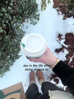 day in the life after being snowed in🩵 #dayinmylife #dayinthelife #Vlog #vlogoftheday #happygirl #starbucks #winter #winterday #winterdayinmylife #colddays #coldweather #OOTD #outfitinspo #outfit #snowyday #snow #snowflakes 