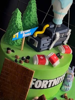 Do you think I did the theme justice? #fortnite #fortnitecake 