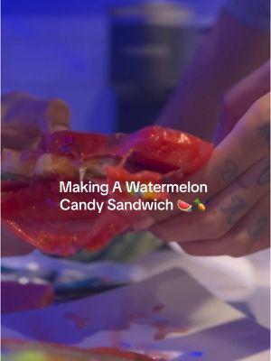 Making a watermelon pineapple candy sandwich 🍉🍍🔥 #watermelonsandwich #mexicancandy #fyp #foryoupage #munchies #munchies 