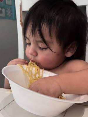 When you try Mi Goreng @Indomie noodles for the first time and you have no words! #ramen #migoreng #babytok #mukbang #mukbangbaby #noodletok #indomiegoreng #indomie #bigback