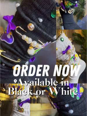 NEW! Mardi Gras Jump Socks💜💚💛 Step into the spirit of Mardi Gras with our exclusive Mardi Gras Jump Socks! These stylish and fun socks come in classic black or white, each uniquely decorated with festive, random Mardi Gras-themed embellishments. Adorned with vibrant patches, sparkling rhinestones, embellished pins, pearl chains, and more, every pair is a one-of-a-kind celebration of the season. Perfect for parades, parties, or adding a festive flair to your everyday look, these socks are a must-have for Mardi Gras lovers. Available Colors: Black or White Decoration Styles: Random Mardi Gras-themed embellishments (no two pairs are the same!) Celebrate in comfort and style—grab your pair today! #junksocks #mardigrasoutfit #houseofcelineboutique 