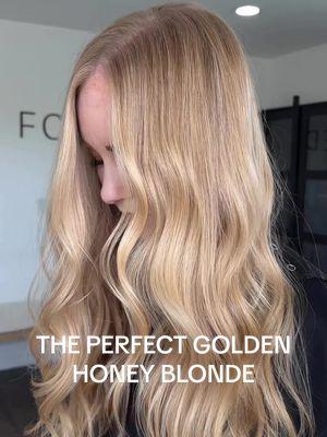 GOLDEN HONEY BLONDE 🍯 Formula: Redken Shades EQ Root 7RGO Gloss 9AA 8WG 9GB #warmblonde #honeyblonde #naturalblondehair #redkenshadeseq #hairtok #haircolorist #hairtransformation #hairvideos #salontips #tonerformula #swhwarzkopf #blondehaireducation #foilingtutorial #arizonahairstylist #scottsdaleblondespecialist #scottsdalehairstylist 