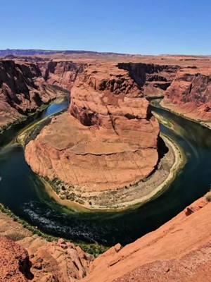 Horseshoe Bend es un excelente lugar para visitar si estas de viaje por Page, Arizona.  #horseshoebend #horseshoebendarizona #page #pagearizona #CapCut #californiaadventure #elviajedekarla #Viral #adventure #socal #thingstodo #hiddengems #californiatrip #californiaplaces #californiatravel #travelife #losangeles #placestogo #friends #california #family  #friendship #vacation #vacaciones #travelvlog #travelblogger #traveltips #californiatravel #PlacesToVisit #thingstodo #visit #parati #travelusa #traveltok #places #arizona #arizonatravel 