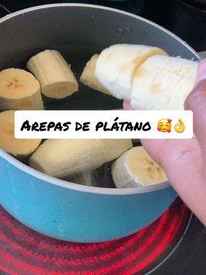 Arepas de plátano #lonches #paratiiiiiiiiiiiiiiiiiiiiiiiiiiiiiii #eeuu #latinosenusa #fyp #lonchesito❤ #fory #lonchesito❤ #usa_tiktok #fypシ #latinosenusa🇺🇸 #inmigranteslatinos #comida #risas #usa🇺🇸 #for #foodtiktok #recetastiktok #arepas #arepa #platano #maduros 