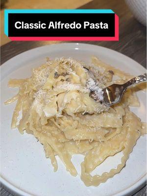 This is not your typical Italian- American fettuccine Alfredo. Classic Alfredo with a touch of tartufo 👌🏼  #pastaalfredo #fettuccine #pastadinner #EasyRecipes #tartufo #italianamerican  @The Pasta Queen @BoscovivoTartufi 