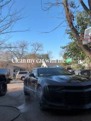 Limpien mi carro conmigo🧼🫧 #trending #fypシ゚viral #camaross #v8 #2017 #washmycar 