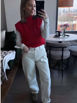 Lurrrrv these jeans @madewell #jeans #whitejeans #winterwhite #barreljeans #madewelljeans #petite #petitejeans #outfitoftheday #todaysoutfit #MomsofTikTok #momtok #momof2 