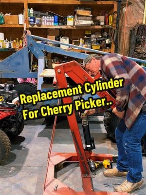 VEVOR Hydraulic Long Ram Jack, Manual Cherry Picker with Handle, for Garage/Shop Cranes, Engine Lift Hoist..  #vevor #cherrypicker #enginehoist #ramjack #mechanic #builtnotbought @Vevor_US 