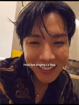 He is sooo handsome #jhope #hobi #hobiweverselive #jhopeweverselive #jhopelvbag 