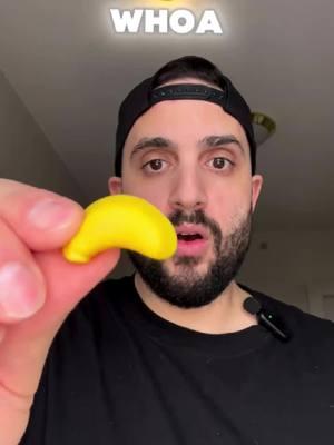 Woah Addictive moment, peel by peel🍌#peelerz #tastereview Credit: IG@shnackboss #peelers #candyreview #tiktokviral #shopvideocarnival#tiktokshopfinds