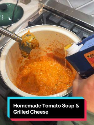 Homemade Tomato Soup🍅🌿 #tomatosoup #grilledcheese #comfortfood 