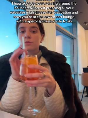 Shout out to the new Sapphire Lounge at the San Diego airport 🥂 All jokes - don’t mind me using humor to deal with my anxiety 😅 Hope everyone is staying safe 🙏🏼 #sandiego #sandiegolife #sandiegoairport #chasesapphire 