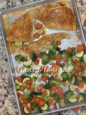 fish & veggies 🥦🐟    #DinnerIdeas #dinnertime #healthyrecipes #healthyfood #recipeideas #cookwithme #freshfish #halibut #vegetables 