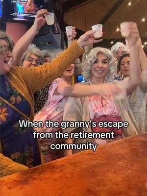 Bet your grandma cant shoot rumple 🤣👏🏼👵🏼 #bargames #funny #grannybrunch #coworkers #barcrawl #grandma #comedy #goldengirls #oldladygang #oldlady #rumplemintz 