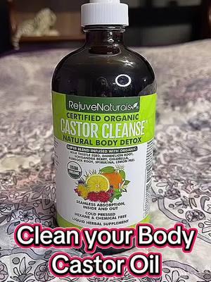 So, here's an organic way to clean your intestines. The Gut Health Company has an entire line of organic castor oil. I discovered it a couple of months ago and have been using it to wash my face and hair, applying it to my belly and underarms. It has a nice ginger scent. Some people use it for oil pulling, but it's primarily used for gut health. I've had a lot of digestive issues, so I drink a tablespoon of this every single morning. I've had to try a couple of times because I didn't like the taste. However, I'm going to link this for you guys because it really does help your digestive system, your bladder, and your gut. I'm telling you, it's a game changer. It's amazing and it made me feel so much better. Entonces, aquí tienes una forma orgánica de limpiar tus intestinos. The Gut Health Company tiene una línea completa de aceite de ricino orgánico. Lo descubrí hace un par de meses y lo he estado usando para lavarme la cara y el cabello, aplicándolo en el vientre y las axilas. Tiene un agradable aroma a jengibre. Algunas personas lo usan para extraer aceite, pero se usa principalmente para la salud intestinal. He tenido muchos problemas digestivos, así que bebo una cucharada de esto todas las mañanas. He tenido que probar un par de veces porque no me gustaba el sabor. Sin embargo, voy a vincular esto porque realmente ayuda a su sistema digestivo, su vejiga y su intestino. Te lo digo, es un punto de inflexión. Es increíble y me hizo sentir mucho mejor. #CastorOil #NaturalRemedies #BeautyTips #SkincareRoutine #HairCare #HealthyHair #DIYBeauty #EssentialOils #HolisticHealth #CastorOilBenefits #NaturalSkincare #HairGrowth #Moisturizer #OrganicBeauty #WellnessJourney #HomeRemedies #CastorOilForHair #CastorOilForSkin #BeautyHacks #SelfCare #NourishYourSkin #HealthyLifestyle #EcoFriendly #SustainableBeauty #NaturalIngredients #GlowUp #BeautyCommunity #SkincareGoals #HairCareRoutine #CastorOilMagic #WellnessTips #Aceite de ricino #Remedios naturales #Consejos de belleza #Rutina para el cuidado de la piel #Cuidado del cabello #Cabello sano #DIYBeauty #Aceites esenciales #Saludholística #Beneficios del aceite de ricino #Cuidado natural de la piel #Crecimiento del cabello #Hidratante #Belleza orgánica #Viaje de bienestar #Remedios caseros #Aceite de ricino para el cabello #Aceite de ricino para la piel #BeautyHacks #Cuidado personal #NutreTuPiel #EstilodeVidaSaludable #EcoFriendly #BellezaSustentable #IngredientesNaturales #GlowUp #BeautyCommunity #SkincareGoals #HairCareRoutine #CastorOilMagic #WellnessTips 