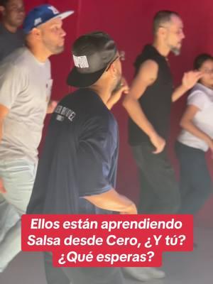 Salsa desde cero, no importa si tienes dos pies izquierdo, si nunca has bailado o si no tienes pareja, aquí en #emporiodance te enseñamos a bailar como sea 🕺💃  Impartiendo la clase en este video, uno de nuestros directores @Javier Rodríguez 😁😎 #emporiodance #academiadebaile #salsaenlinea #salsatiktok #salsacasino #salsa 