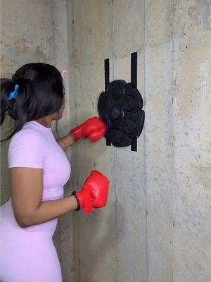 #exerciseathome #boxing #TikTokShop #boxing🥊  #fyp #curlmel4 #workout #fitness #TikTokShop #tiktokshopfinds #boxerlife #boxingpadwork 