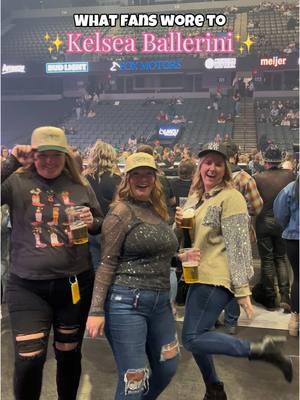 @Kelsea Ballerini fans really know how to show up, especially for the first night of tour ✨🪩🫧🎤 #kelseaballerini #kelseaballeriniconcert #marynntaylor #countrymusic #grandrapidsmichigan #outfitinspo #countryconcertoutfit 