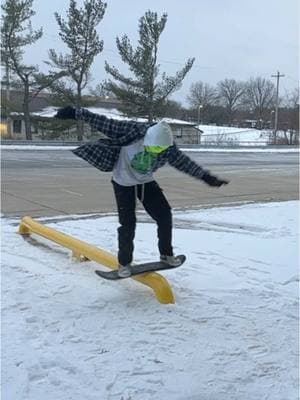 Snow skating in the street 🏂#snowskate #snowskating #ambitionsnowskates #skate #Skateboarding #joeconklinreal #getonskateboards 