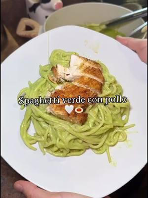 Dinner is served 🍝❣️  #spaghettiverde #cenaparamiesposo #DinnerIdeas #dinnerwithme #foryou #greenspaghetti #parati #fypシ 