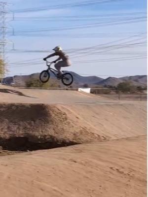 Full speed jump land manuals on my @Mongoose #fyp #foryou #bmx #viral #trending #bmxracing #mongoosebmx #goodyearaz 