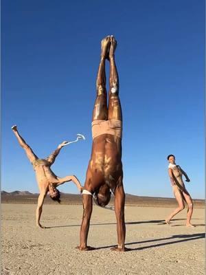 Humanity United  @Polarubisyoga  @Vladislav  Litvinenko  #cyberyoga #movement #handstands #airflares #dance 