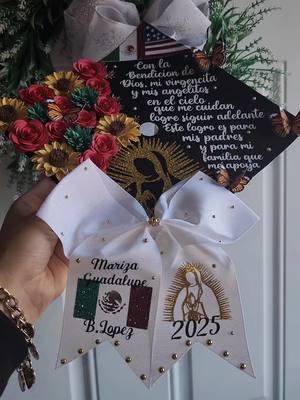 Ig:CraftsByMariaxo TAKING GRAD TOPPER ORDERS FOR 2025👨‍🎓👩‍🎓 Let me be your Grad Topper Maker 🤗✨️🎓  DM TO ORDER FREE U.S SHIPPING 💌  #CraftsByMariaxo #virginmarygradcap #graduation #graduationpictures #capdecoration #capdesign #paperflowers #classof2025 #graduationphotoshoot #graduationpictures #graduationseason #gradcapdesign #gradcapideas #gradcaps #graduationcap #1stgeneration #classof2025 #craftsbymariaxo #cricutmade  #madewithmichaels #mymichaels #sanjudasgradcap  #mexicangradcap